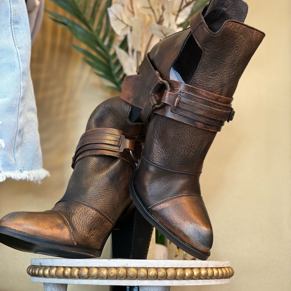 🌺NM Rag & Bone 
Brown Buckle Style Boot